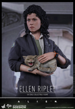 Illustration for article titled Hot Toys Just Revealed the Ultimate Ellen Ripley Alien Figure